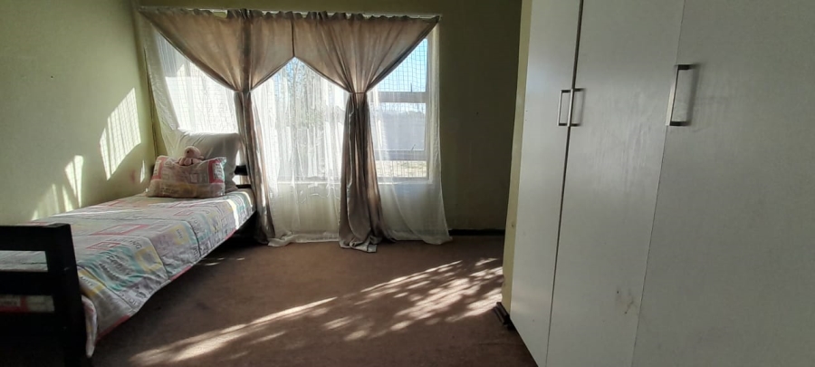 5 Bedroom Property for Sale in La Hoff North West